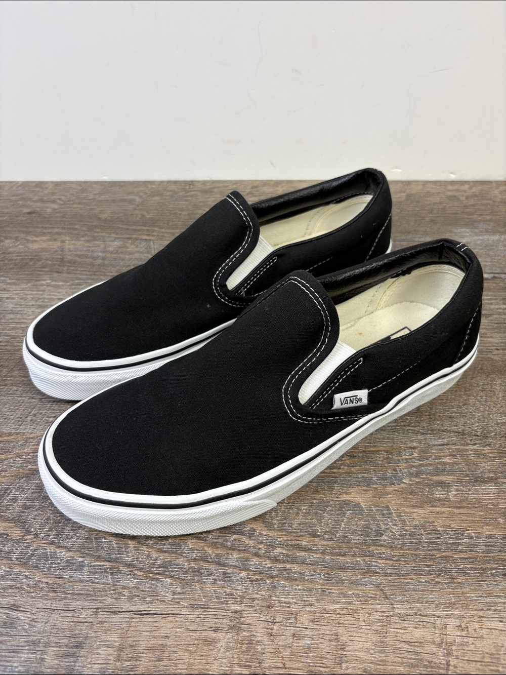 Vans Classic Slip-On Black Canvas Sneakers Women’s 9 Men’s 7.5